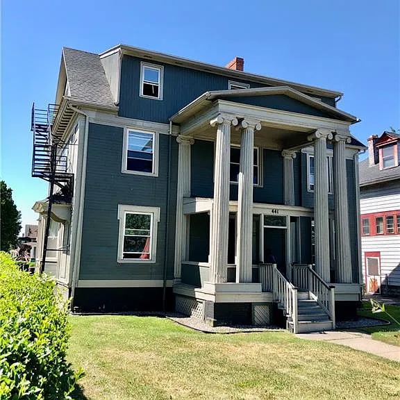 Building Photo - 441 West Ave