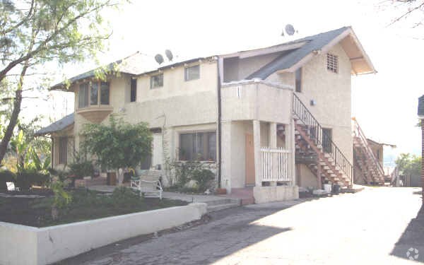 Building Photo - 858 N La Fayette Park Pl