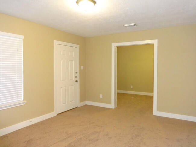 Foto del edificio - 5011 Westfield Village Dr