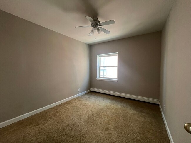 Foto del edificio - 1560 N Prospect Ave