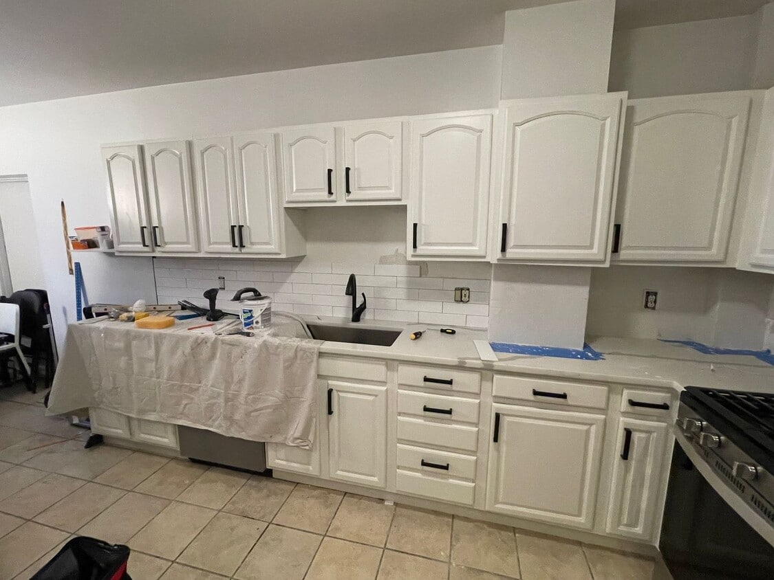 Nicely renovated with in-unit laundry in ... - Nicely renovated with in-unit laundry in ...