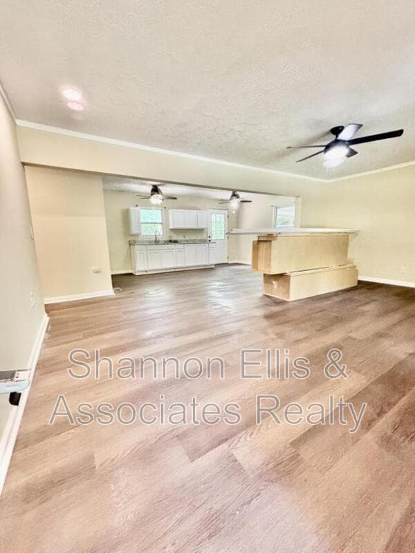 Building Photo - 481 Vega Rd