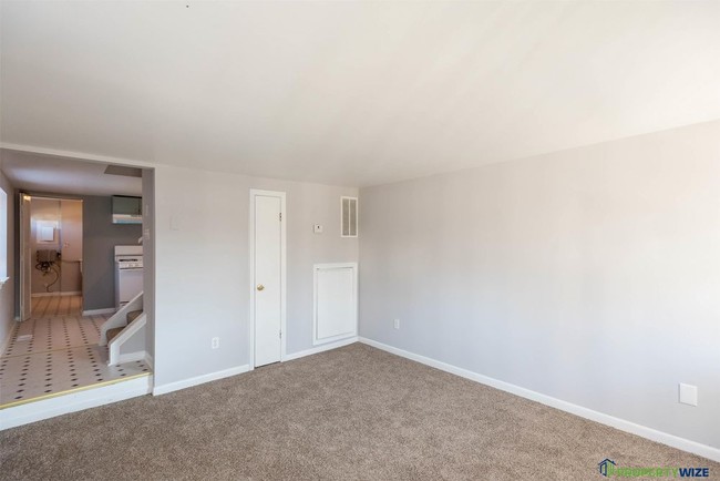 Building Photo - 202 Lincoln Avenue - H