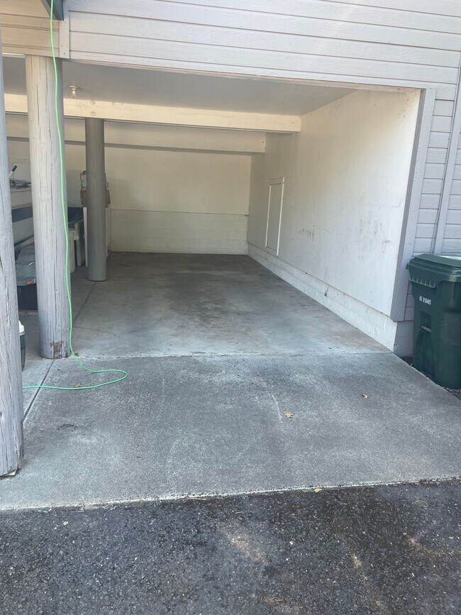 Building Photo - 300 Indian Trail Ct