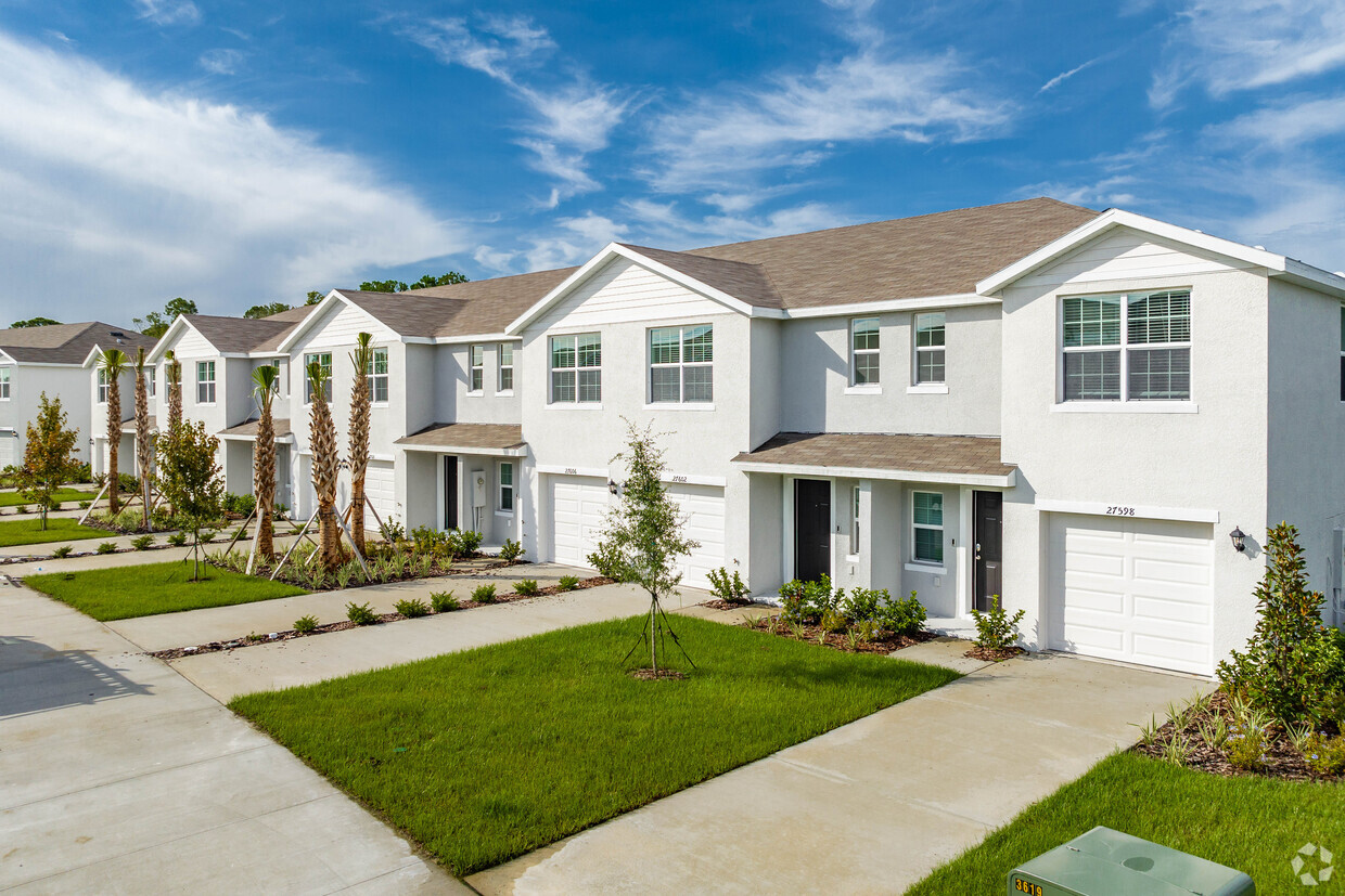 27779 York Harbor Pl Wesley Chapel, FL - Crestview at Grove West Townhomes