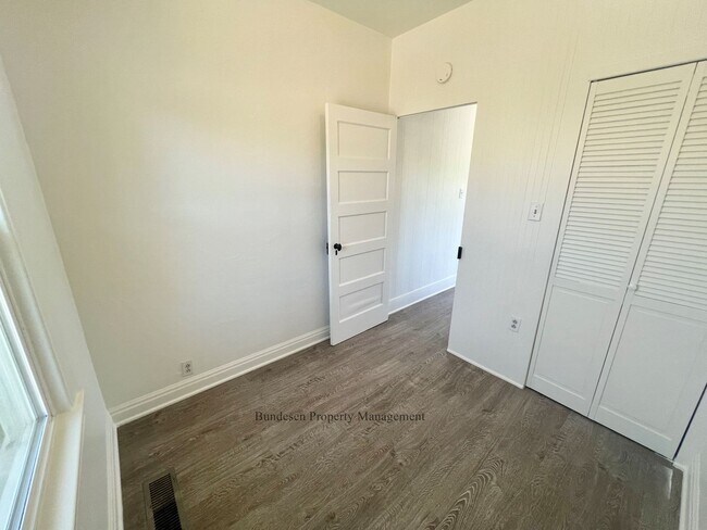 Foto del edificio - Stunning remodeled 3 bedroom