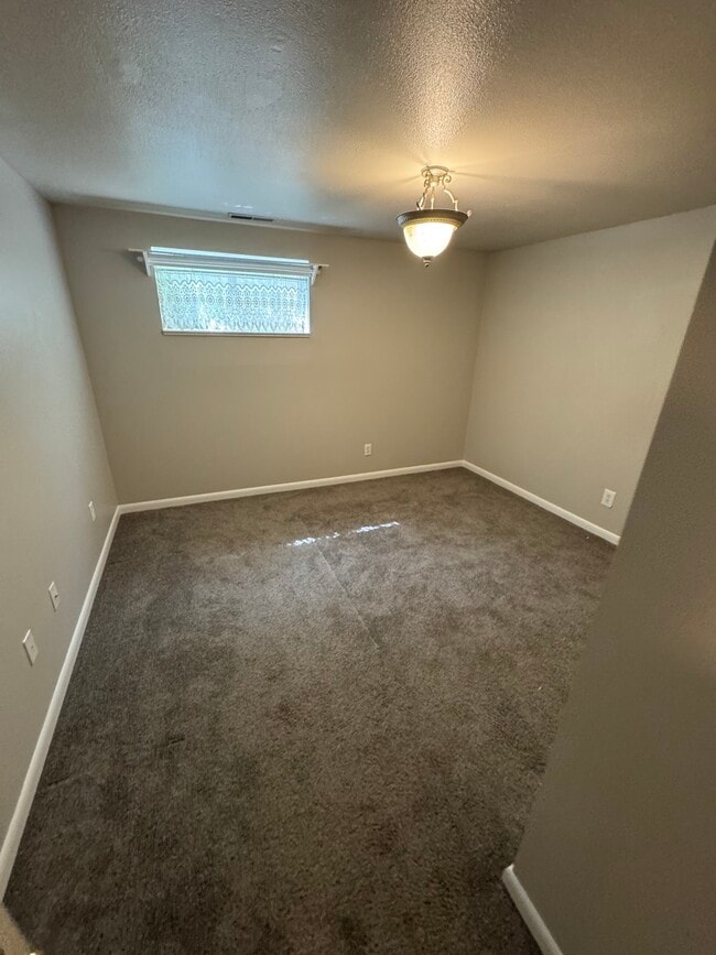 Foto del edificio - 891 N 300 W