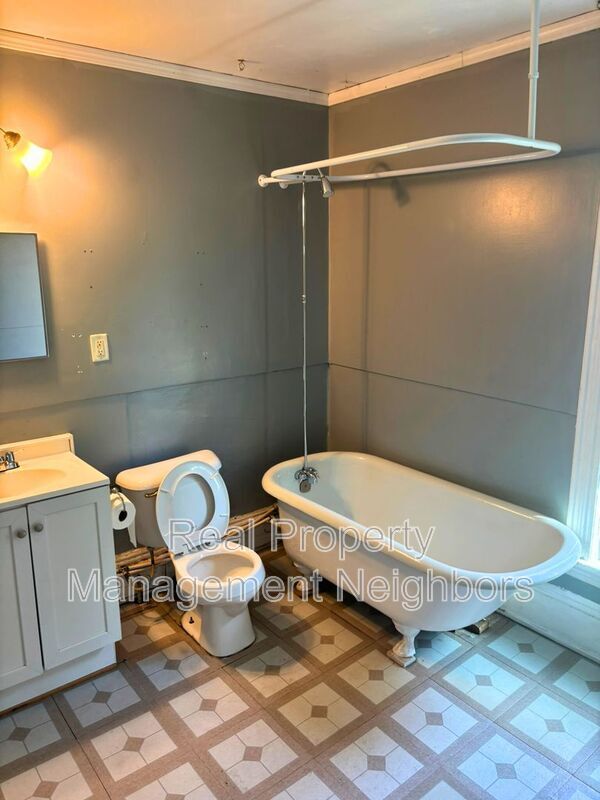 Foto del edificio - 1717 Plainfield Ave NE