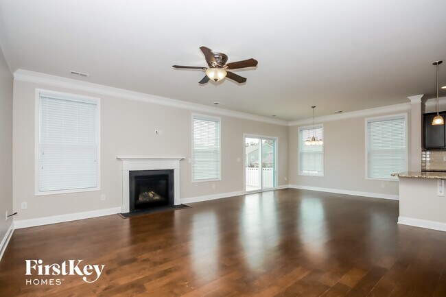 Foto del edificio - 7815 Sawgrass Ln