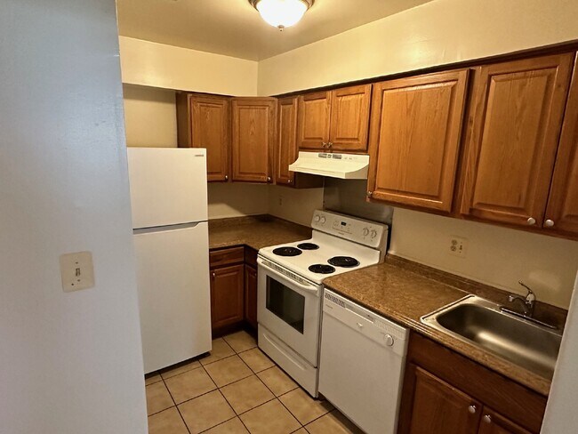 Building Photo - Cozy Townhome Living in a Convenient Lorton Location