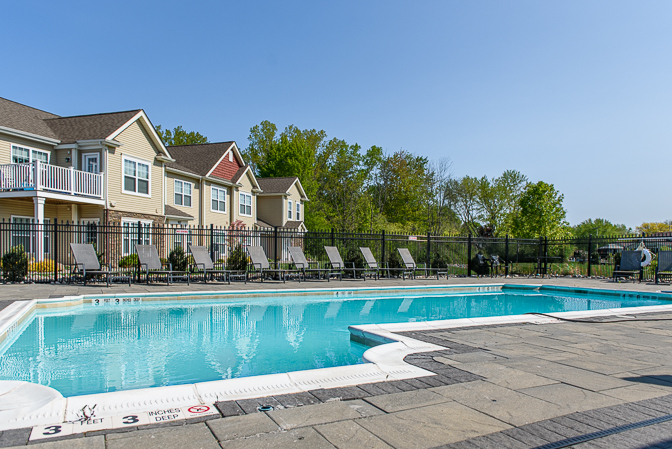 Piscina climatizada - Green Wood Park Townhouses & Apartments