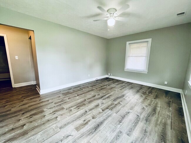 Foto del edificio - 4417 Sunset Ave