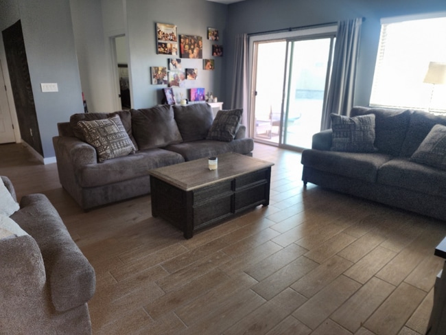 Building Photo - 40545 W Chambers Dr