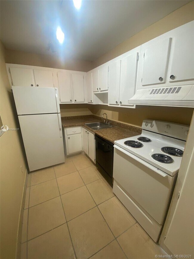 Foto del edificio - 961 NW 45th St