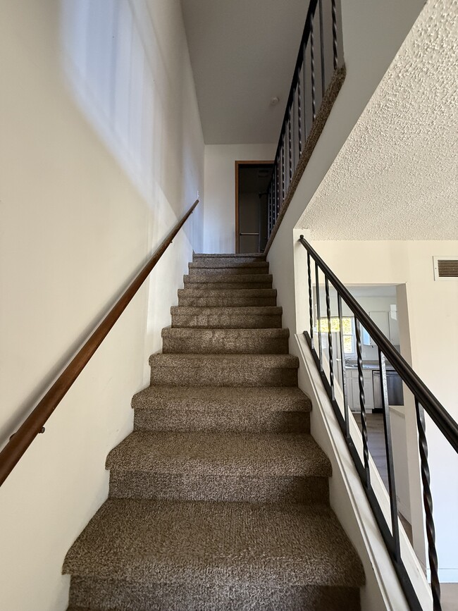 Building Photo - 6668 Fairway Cir