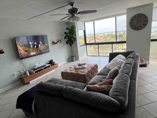 Foto del edificio - 644 Island Way