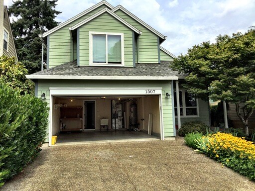 Building Photo - 1507 SW Hume Ct