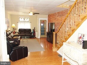 Building Photo - 3720 Foster Ave