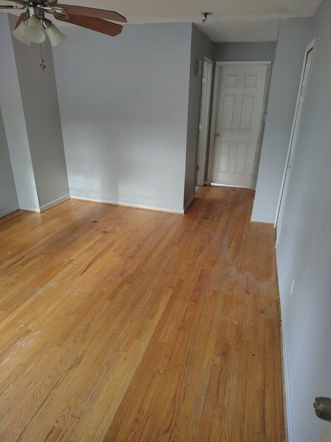 Building Photo - 4048 Edgewood Rd