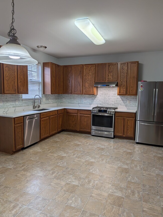 Foto del edificio - 172 Chandler Springs Dr