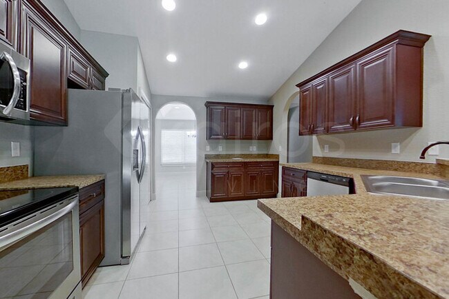 Building Photo - 6 Malauka Radial Pl
