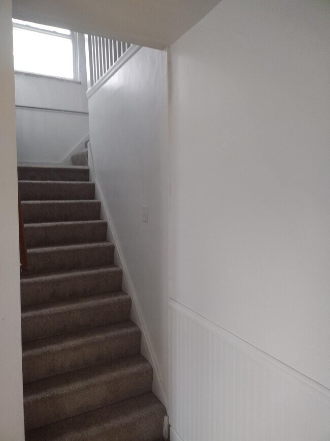 1350 Taylor Ave, New Kensington, PA 15068 House Rental in New