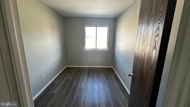 Foto del edificio - 44 Rickmar Ln