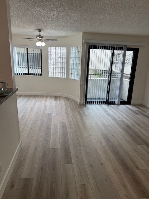 Foto del edificio - 825 S. Hobart Blvd.