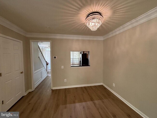 Foto del edificio - 7020 Falls Reach Dr