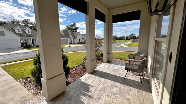 Building Photo - A Modern 3BR Home: Stylish, Patio with Com...