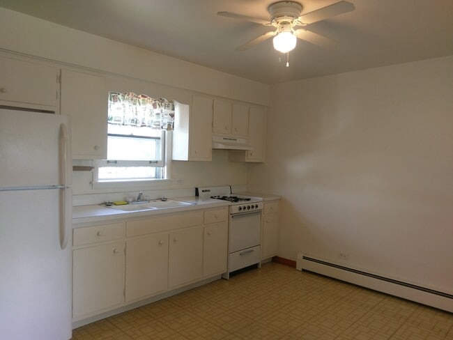 Foto del edificio - 421 Bethel Dr