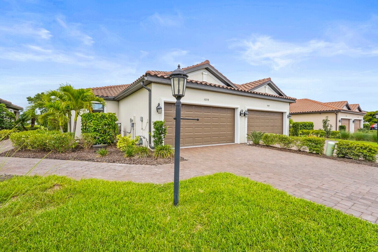 Foto principal - 10258 Morning Mist Ln