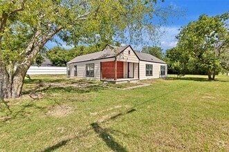 Building Photo - 501 N Miller St