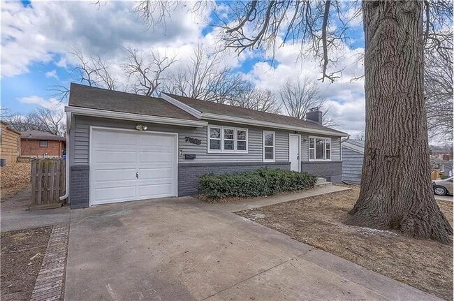 Foto del edificio - 7405 Glenwood Ln