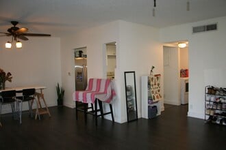 Building Photo - 2762 S University Dr