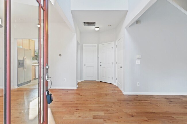 Building Photo - 973 Odessa Dr