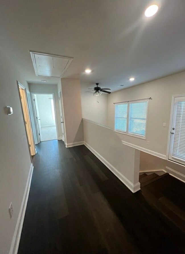 Interior Photo - Mintworth Commons