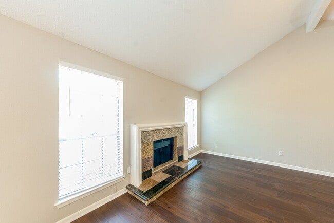 Building Photo - 12214 Flaxen Dr