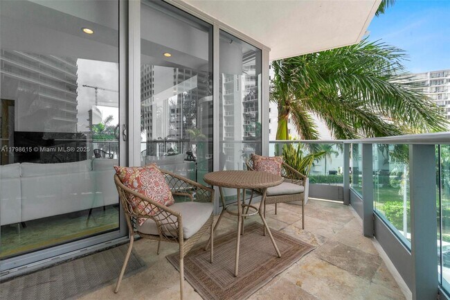 Building Photo - 1331 Brickell Bay Dr
