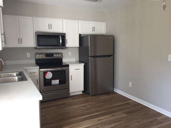 Foto del edificio - 6700 Jefferson Pl