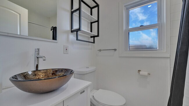 Foto del edificio - 5338 Jay St NE