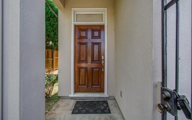 Building Photo - 6855 Bellgreen Dr