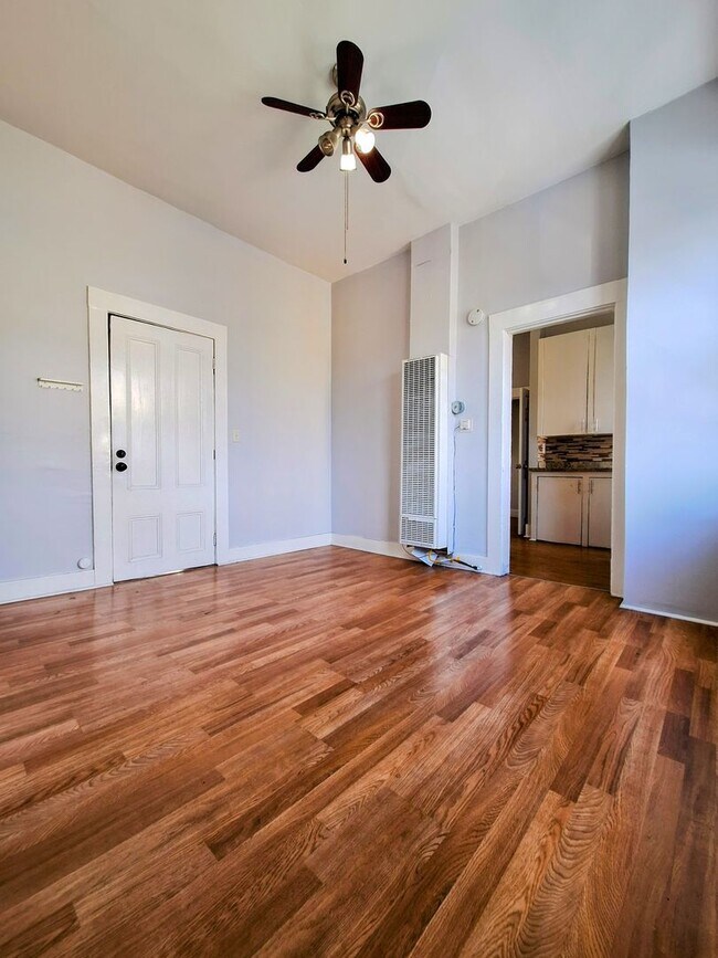 Foto del edificio - Charming Studio Apartment On Second Floor