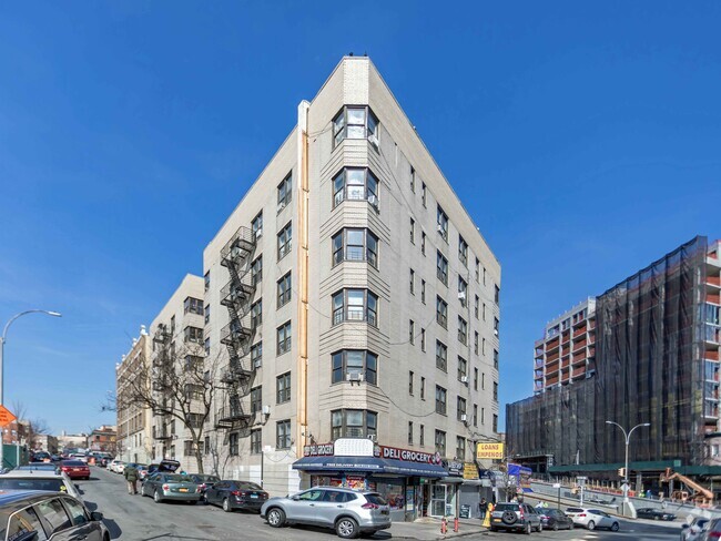 Foto del edificio - 215 Bush St