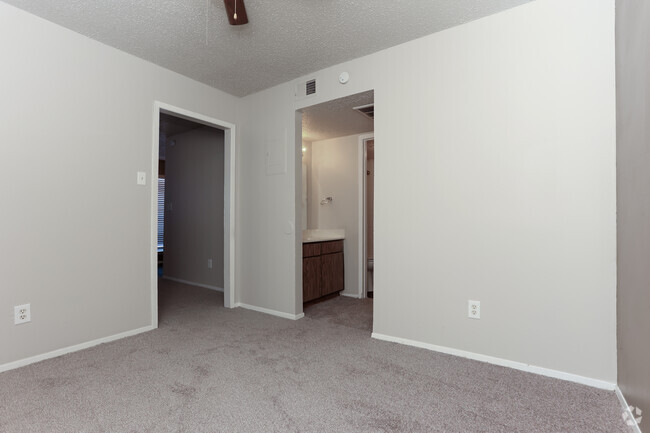 1BR, 1BA - 572SF - Highland Terrace Apartments