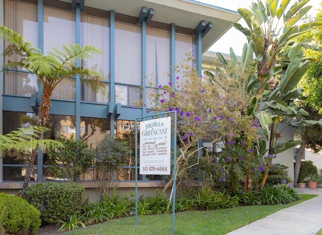 Apartamentos FoxHills - 5925 Canterbury Dr