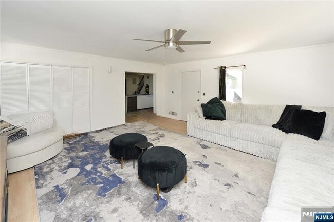 Building Photo - 413 Terhune Ave