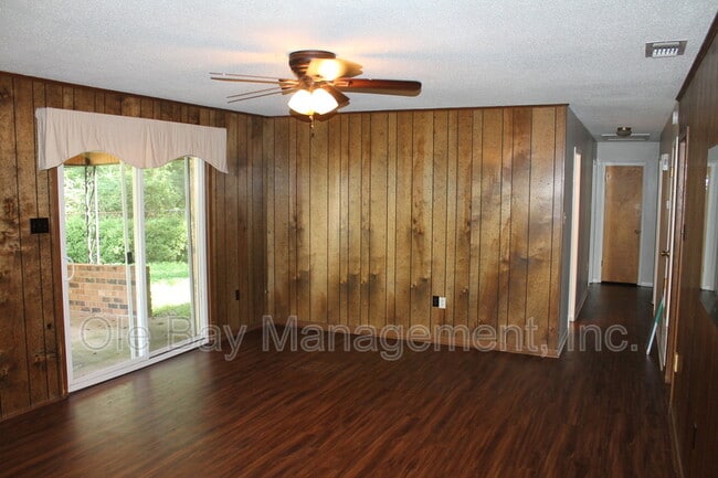 Building Photo - 5470 Barbara Dr