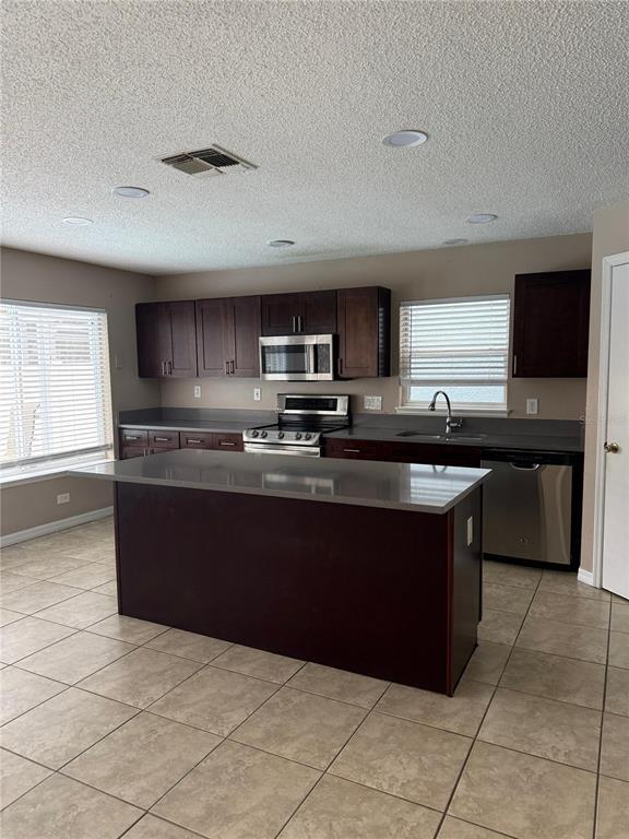 Foto del edificio - 14235 Sun Bay Dr