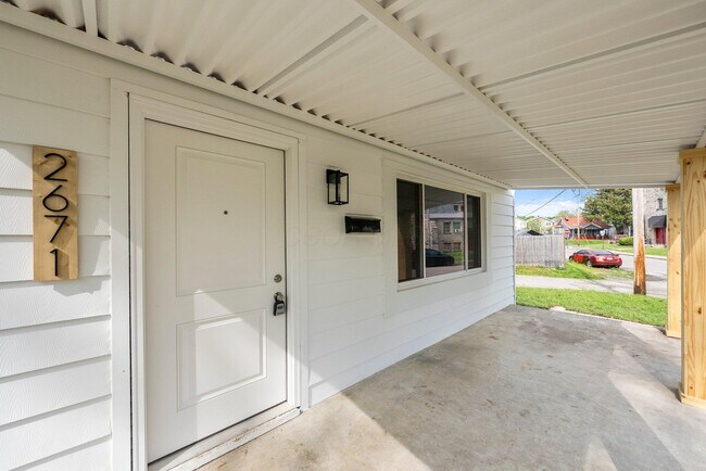 Foto del edificio - 2671 Whitehead Rd